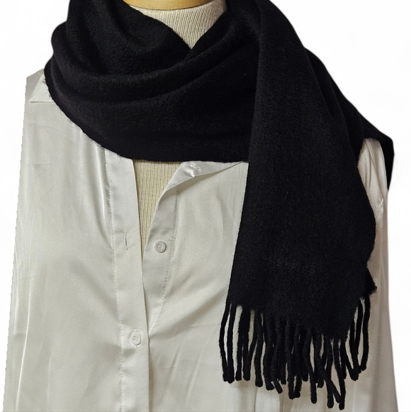 Hermès Muffler Scottish Cashmere Scarf In Black - Picture 6 of 9